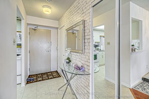 Photo 10 at 1531 - 3 Greystone Walk Drive, Kennedy Park, Toronto