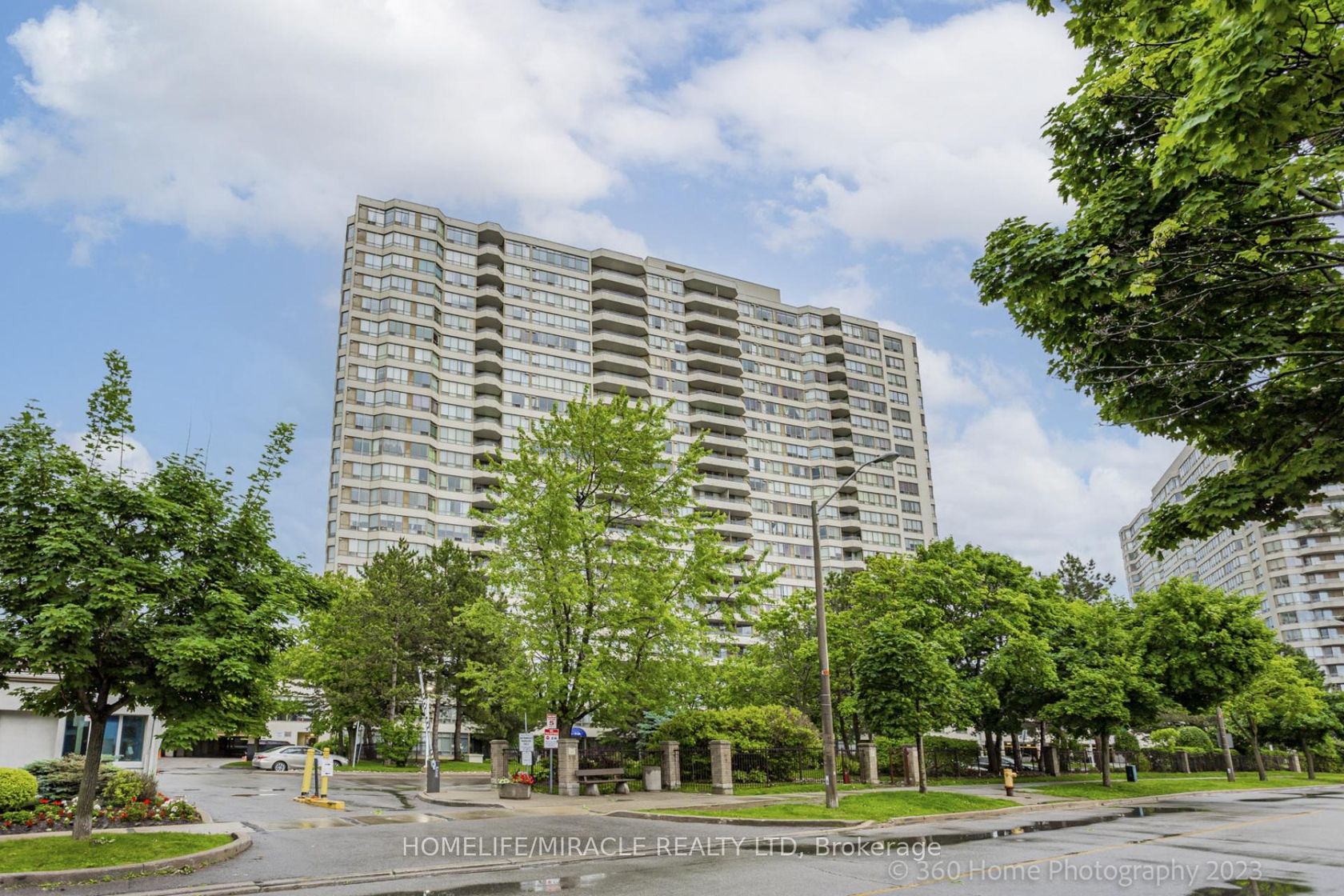 1531 - 3 Greystone Walk Drive, Kennedy Park, Toronto 