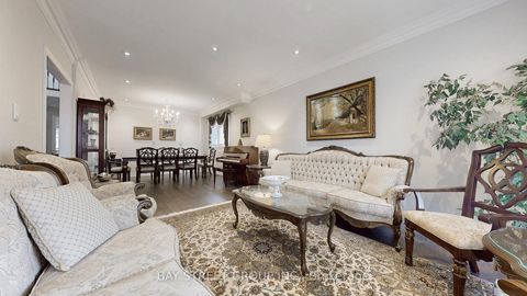 Photo 4 at 57 Whitburn Crescent, Maple, Vaughan