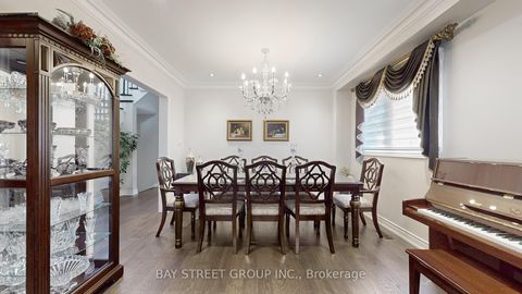 Photo 5 at 57 Whitburn Crescent, Maple, Vaughan