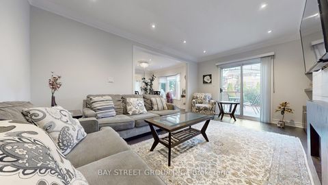 Photo 6 at 57 Whitburn Crescent, Maple, Vaughan