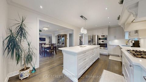 Photo 11 at 57 Whitburn Crescent, Maple, Vaughan