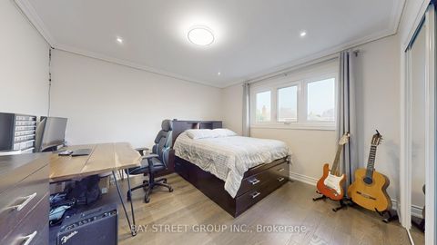Photo 24 at 57 Whitburn Crescent, Maple, Vaughan