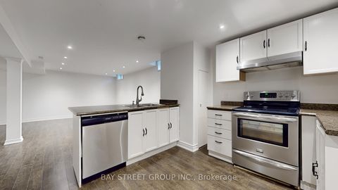 Photo 34 at 57 Whitburn Crescent, Maple, Vaughan