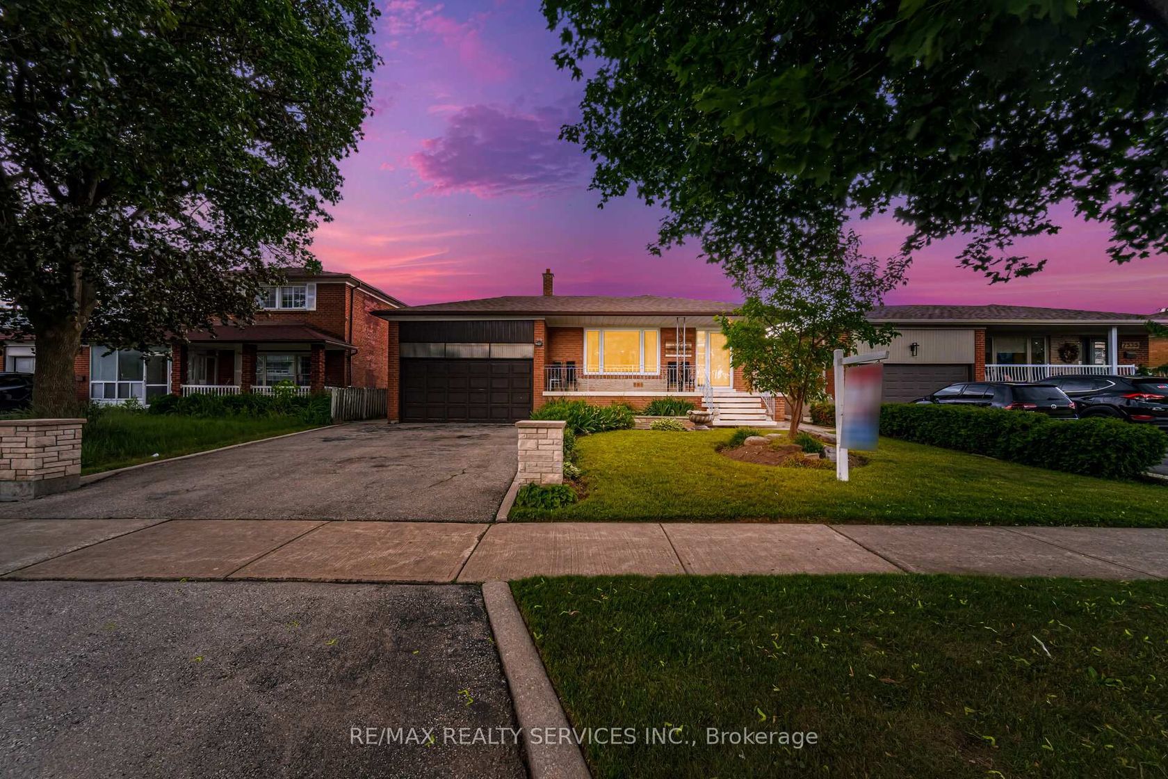 7541 Darcel Avenue, Malton, Mississauga 