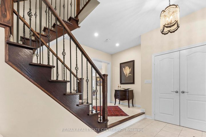 Photo 7 at 2454 Springforest Drive, BC Bronte Creek, Oakville