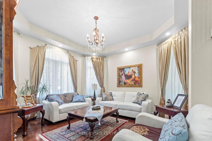 Photo 9 at 2454 Springforest Drive, BC Bronte Creek, Oakville
