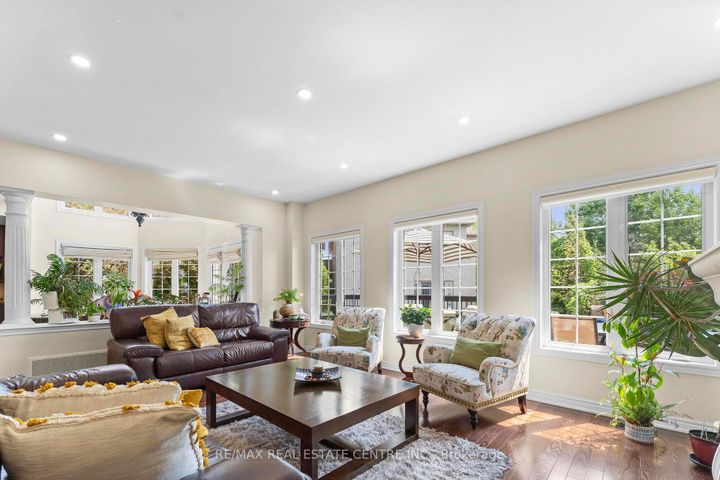 Photo 15 at 2454 Springforest Drive, BC Bronte Creek, Oakville