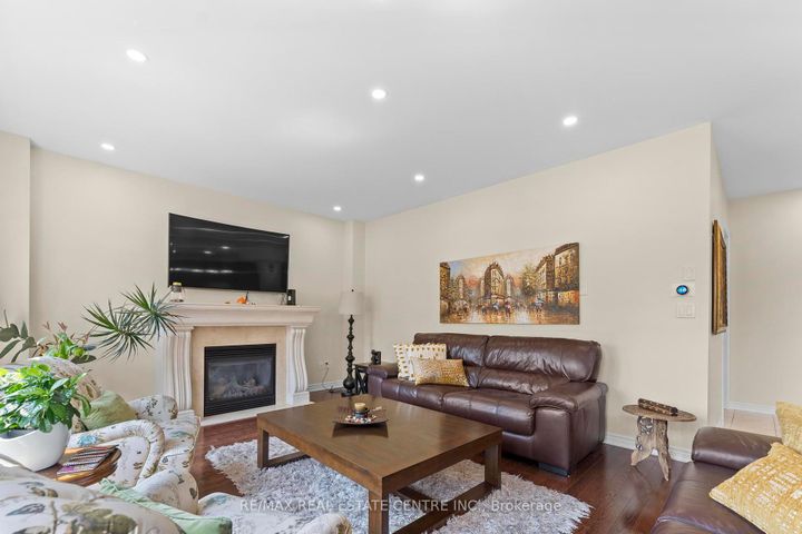 Photo 17 at 2454 Springforest Drive, BC Bronte Creek, Oakville