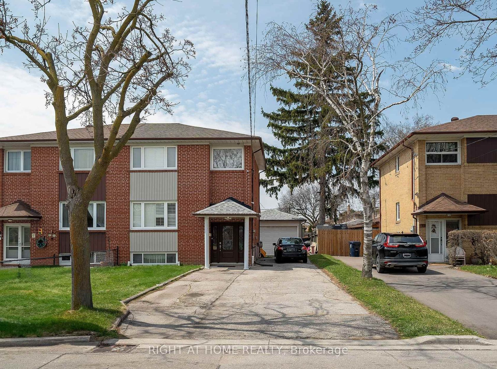 76 Habitant Drive, Humbermede, Toronto photo 2 76 Habitant Drive, Humbermede, Toronto photo 2