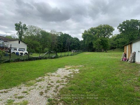 Photo 4 at 148 ROWNTREE MILL Road S, Humber Summit, Toronto