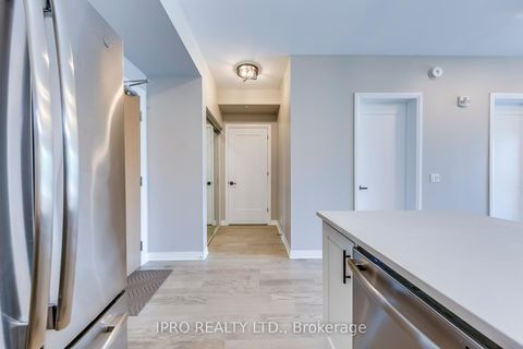 Photo 10 at 205 - 128 GROVEWOOD Common, GO Glenorchy, Oakville