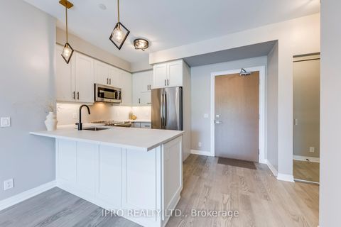 Photo 11 at 205 - 128 GROVEWOOD Common, GO Glenorchy, Oakville