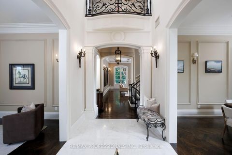 Photo 4 at 56 Ravenscrest Drive, Rosethorn, Toronto