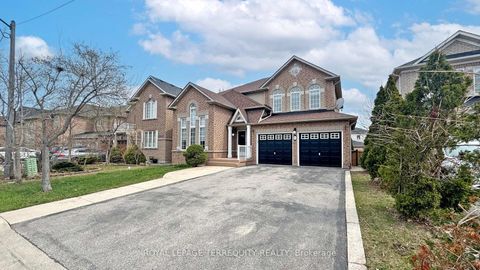 Photo 1 at 31 Chalone Crescent, Sonoma Heights, Vaughan