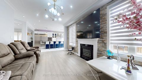 Photo 13 at 31 Chalone Crescent, Sonoma Heights, Vaughan