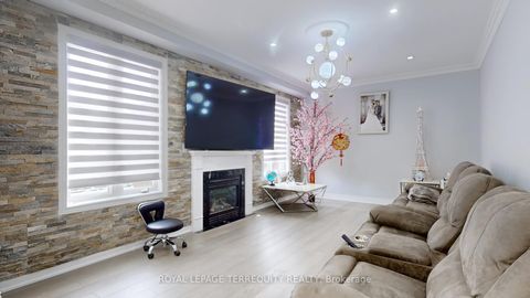 Photo 14 at 31 Chalone Crescent, Sonoma Heights, Vaughan