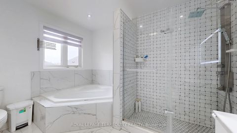 Photo 21 at 31 Chalone Crescent, Sonoma Heights, Vaughan