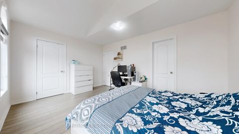 Photo 23 at 31 Chalone Crescent, Sonoma Heights, Vaughan