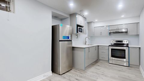 Photo 29 at 31 Chalone Crescent, Sonoma Heights, Vaughan
