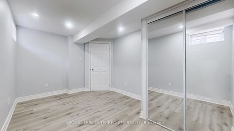 Photo 34 at 31 Chalone Crescent, Sonoma Heights, Vaughan