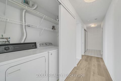 Photo 5 at 819 - 309 Major Mackenzie Drive E, Harding, Richmond Hill