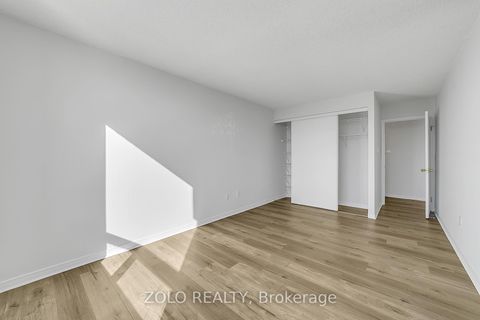 Photo 7 at 819 - 309 Major Mackenzie Drive E, Harding, Richmond Hill