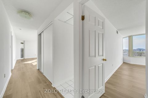 Photo 9 at 819 - 309 Major Mackenzie Drive E, Harding, Richmond Hill