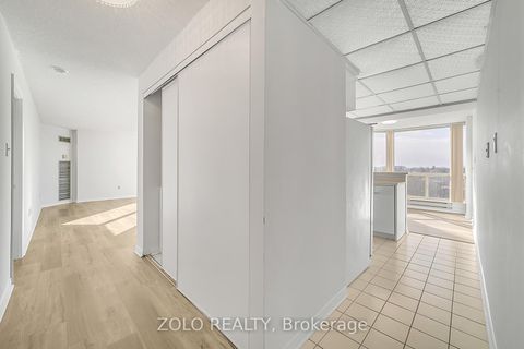 Photo 12 at 819 - 309 Major Mackenzie Drive E, Harding, Richmond Hill