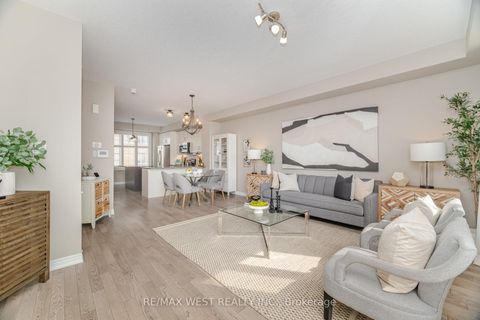 Photo 12 at 386 Belcourt Common, JM Joshua Meadows, Oakville