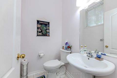 Photo 8 at 14 Jarrett Court, Maple, Vaughan