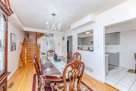 Photo 13 at 14 Jarrett Court, Maple, Vaughan