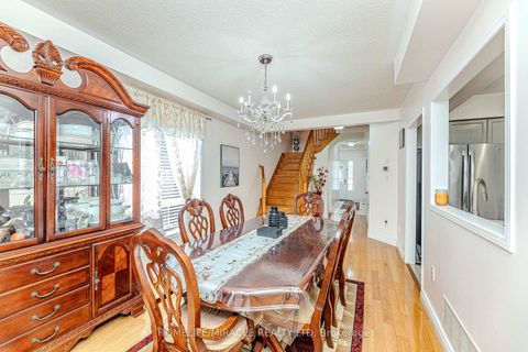 Photo 14 at 14 Jarrett Court, Maple, Vaughan