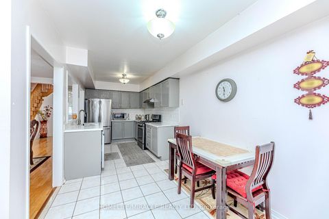 Photo 15 at 14 Jarrett Court, Maple, Vaughan