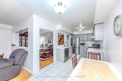 Photo 16 at 14 Jarrett Court, Maple, Vaughan