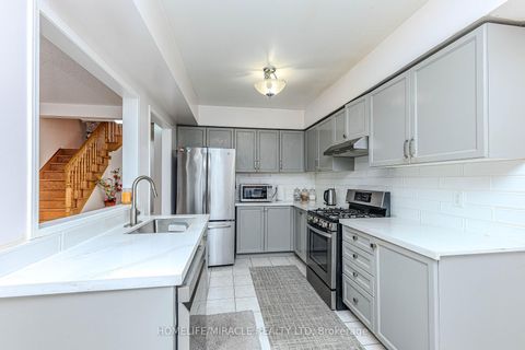 Photo 17 at 14 Jarrett Court, Maple, Vaughan