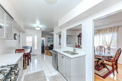 Photo 19 at 14 Jarrett Court, Maple, Vaughan