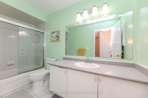 Photo 31 at 14 Jarrett Court, Maple, Vaughan