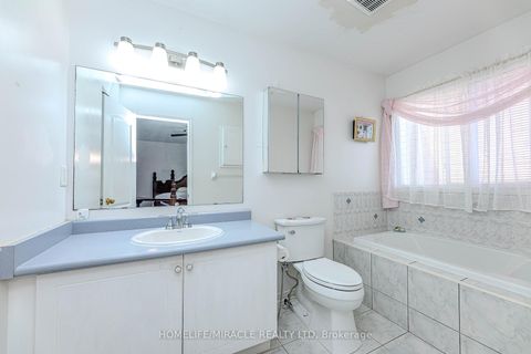 Photo 40 at 14 Jarrett Court, Maple, Vaughan