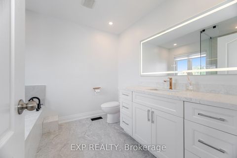 Photo 20 at 32 Arco Circle, Maple, Vaughan