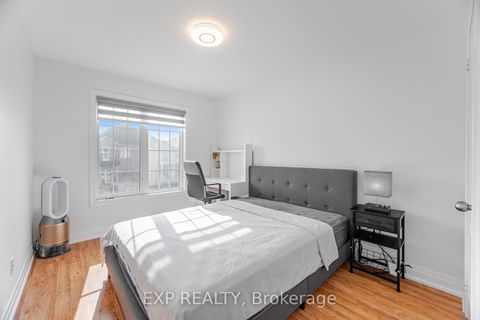 Photo 23 at 32 Arco Circle, Maple, Vaughan