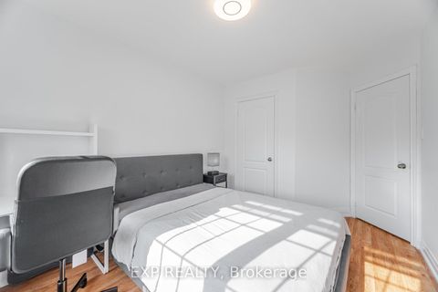 Photo 24 at 32 Arco Circle, Maple, Vaughan