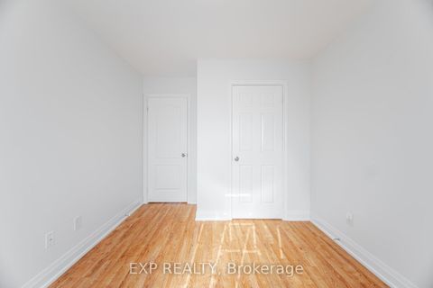 Photo 27 at 32 Arco Circle, Maple, Vaughan
