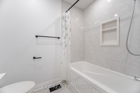 Photo 29 at 32 Arco Circle, Maple, Vaughan