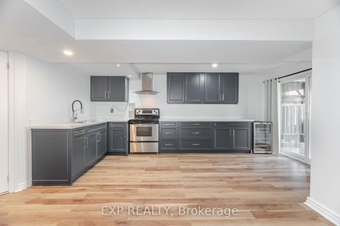 Photo 30 at 32 Arco Circle, Maple, Vaughan