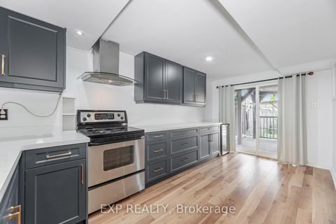 Photo 31 at 32 Arco Circle, Maple, Vaughan