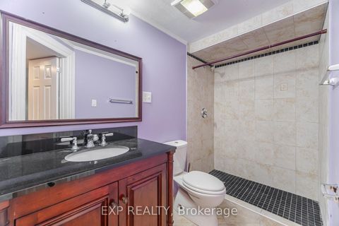 Photo 35 at 32 Arco Circle, Maple, Vaughan