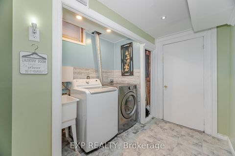 Photo 36 at 32 Arco Circle, Maple, Vaughan