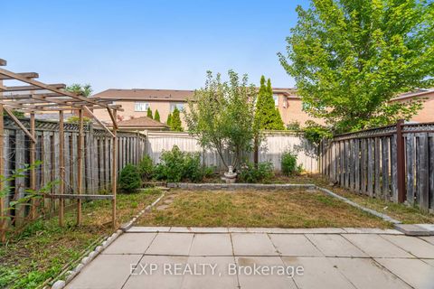 Photo 39 at 32 Arco Circle, Maple, Vaughan