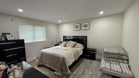 Photo 5 at 1 Corinthian Boulevard, L'Amoreaux, Toronto